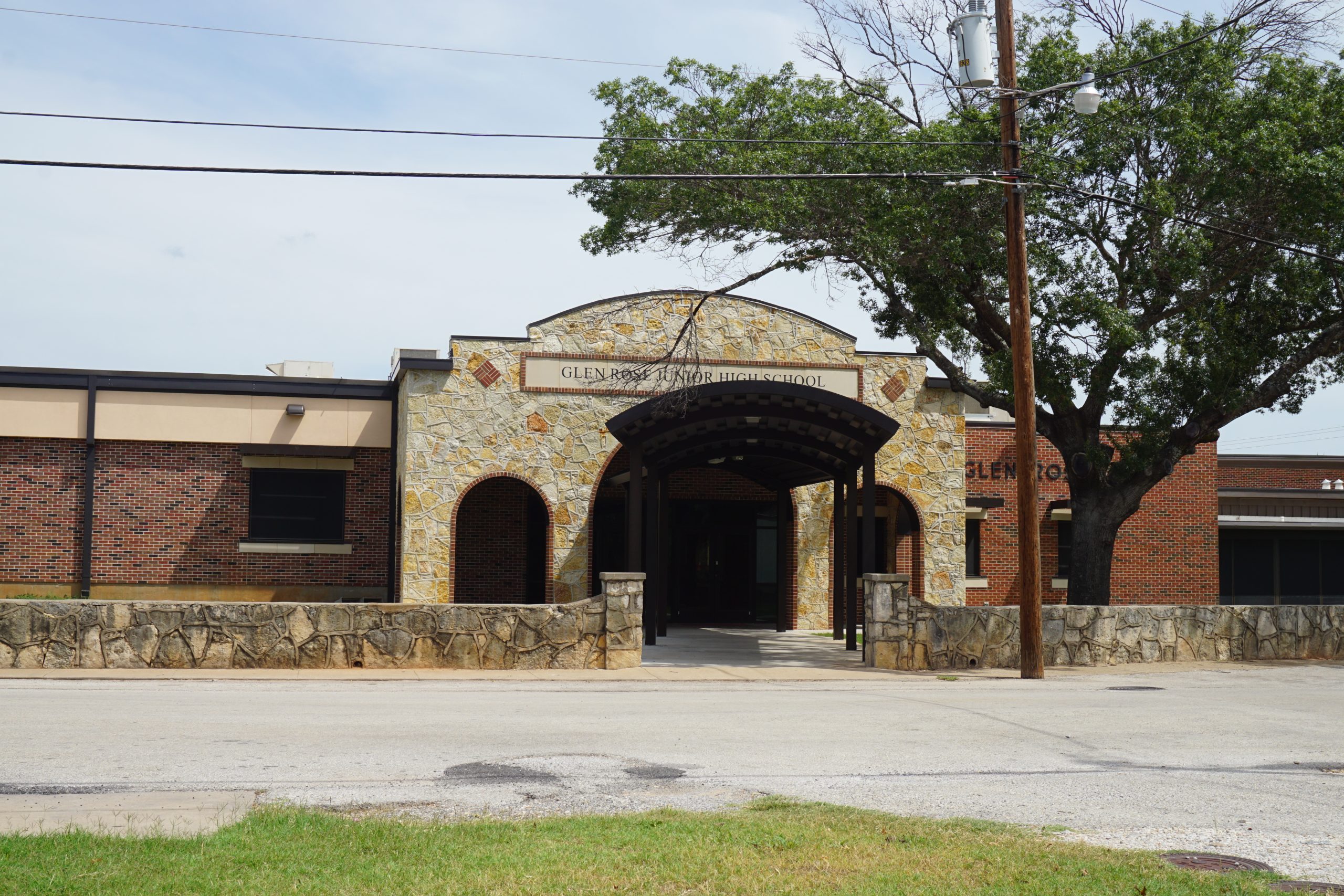 Glen Rose Junior High School in Glen Rose , Texas ( United States ).