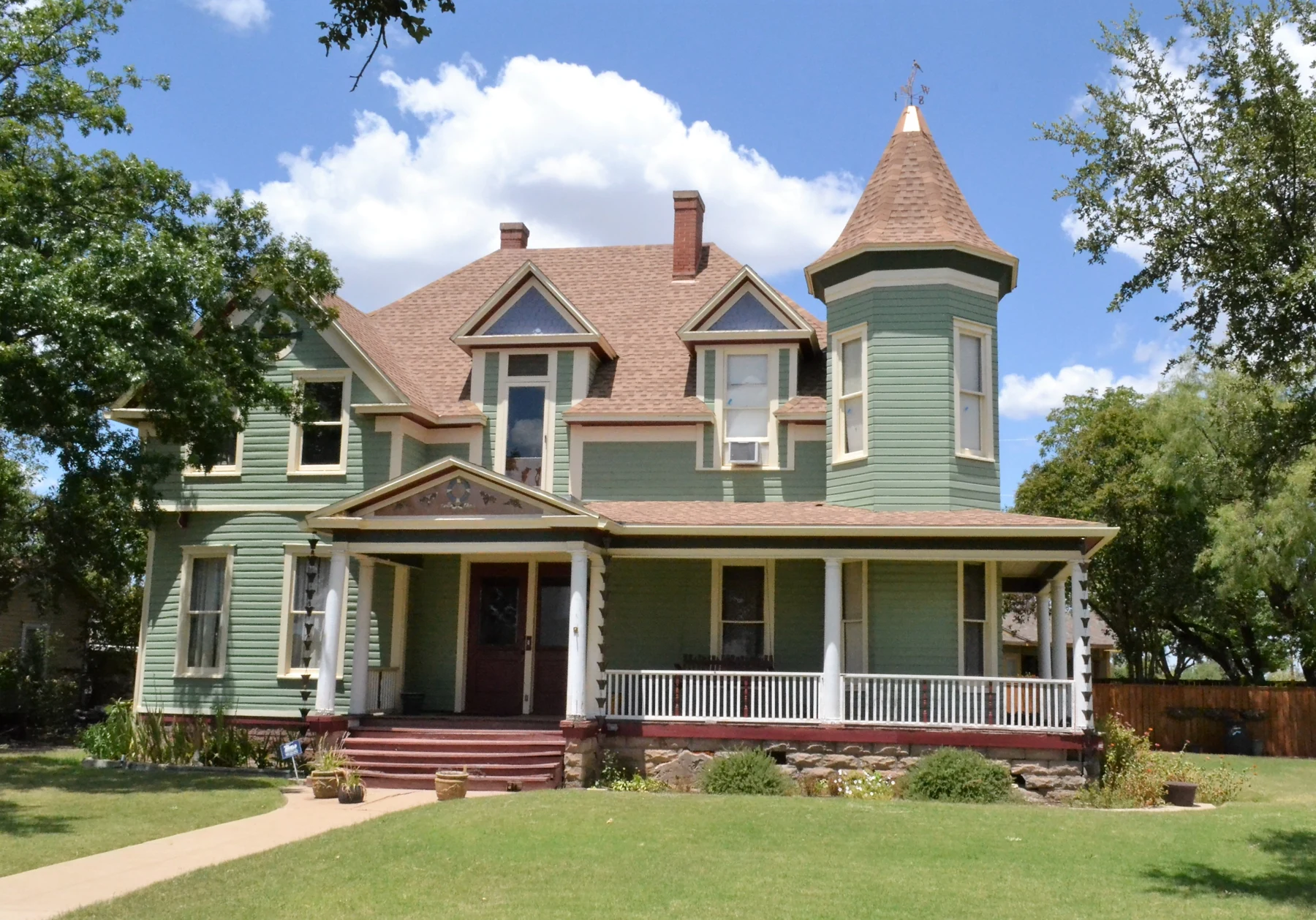 The R. Wilbur Browne House in San Angelo, Texas. Listed on the National Register of Historic Places.