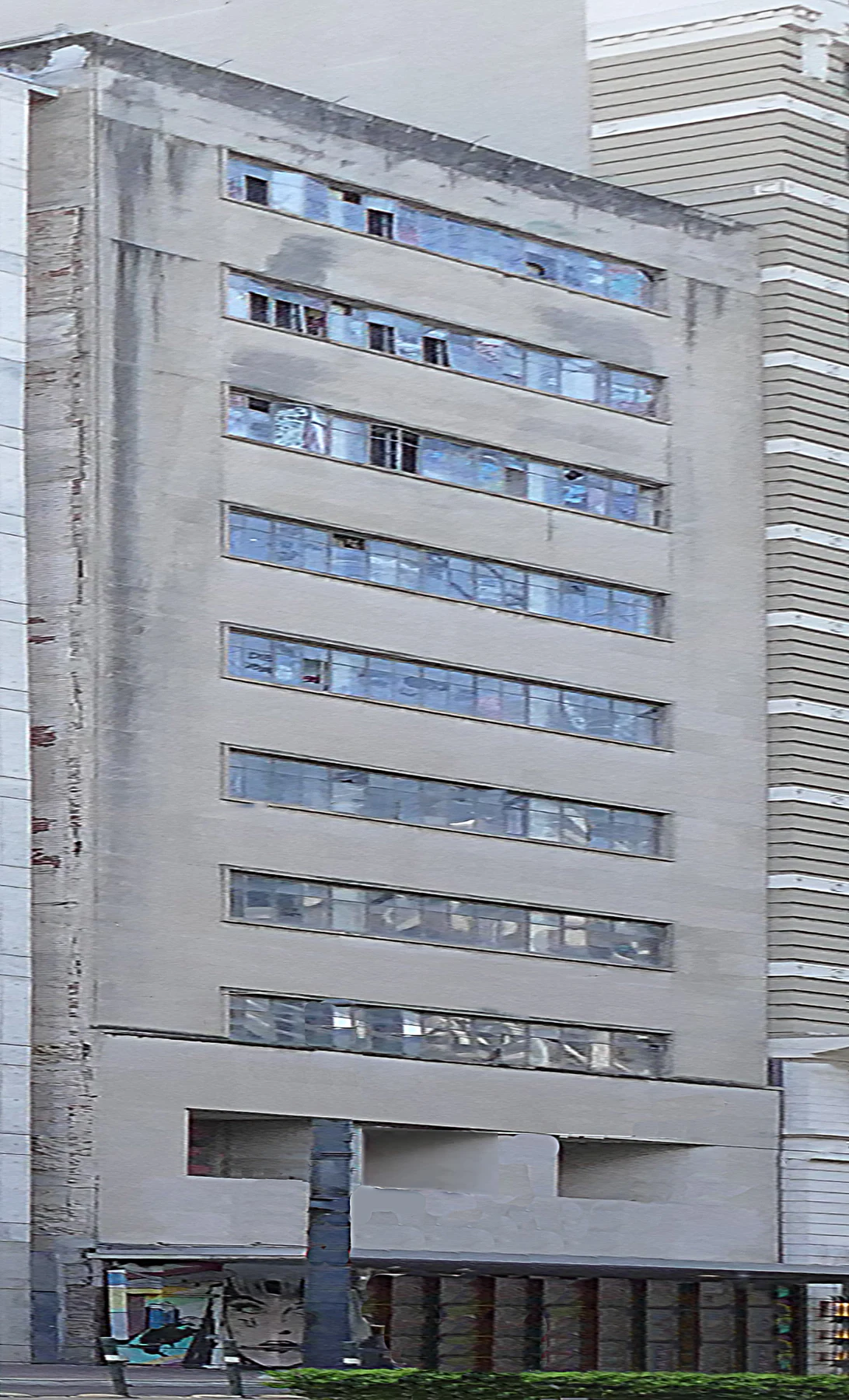 One of Houston’s leading department stores of the 20th century. The store’s founder, Philip Battelstein built a multimillion dollar merchandising firm of Battelstein’s Inc. from a handmade tailor’s bench. Born in Lithuania of Jewish decent in 1870. The son of a tailor he immigrated to America at the age of 13 with 50 cents in his pocket. The growth of the business Philip Battelstein founded at the turn of the 20th century mirrored the growth of Houston. The city’s population grew from just under 50,000 in 1900 to over half a million by 1950. Battelstein’s went from a small tailoring shop to a glittering many-storied downtown store.