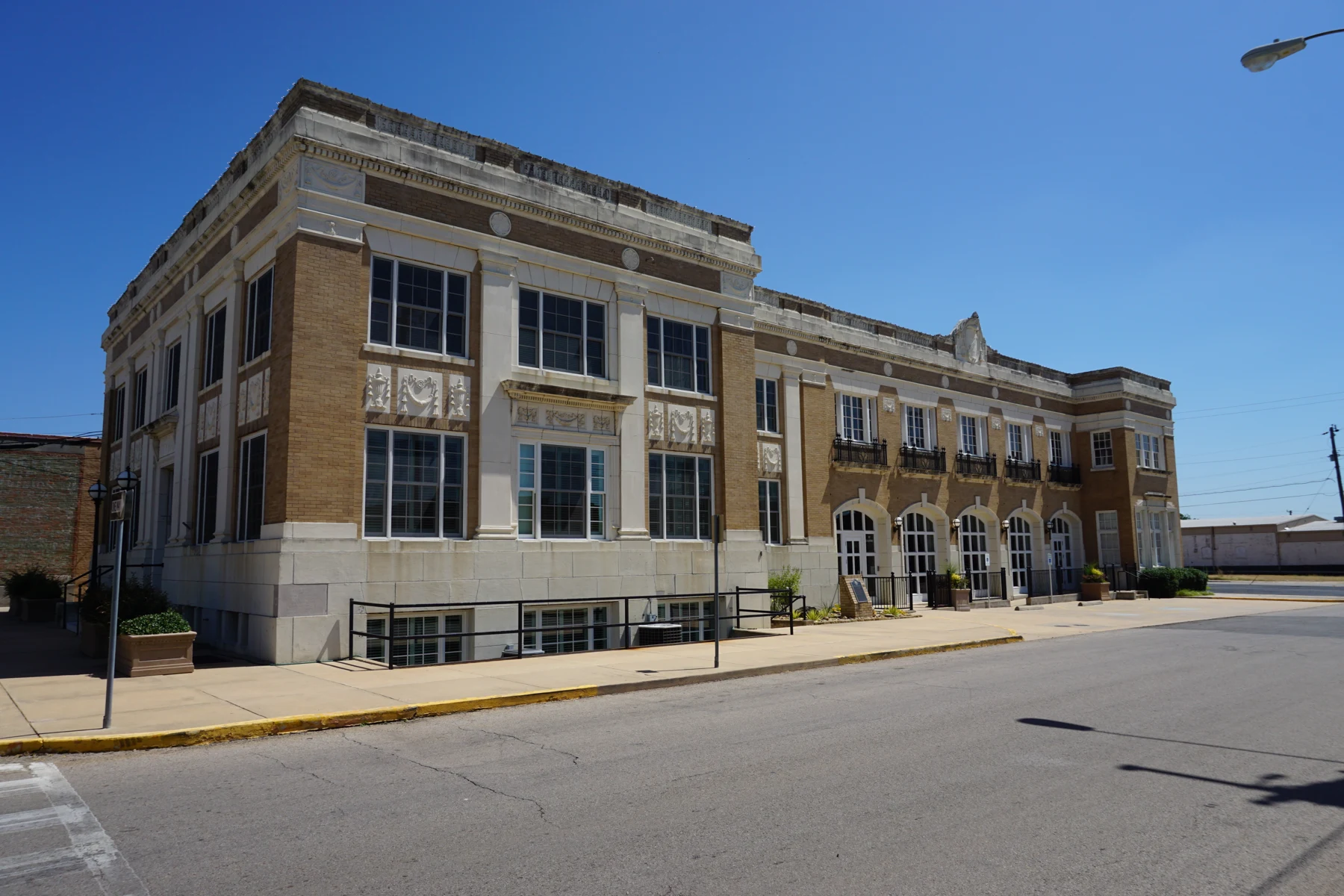 City Hall in Paris , Texas ( United States ).