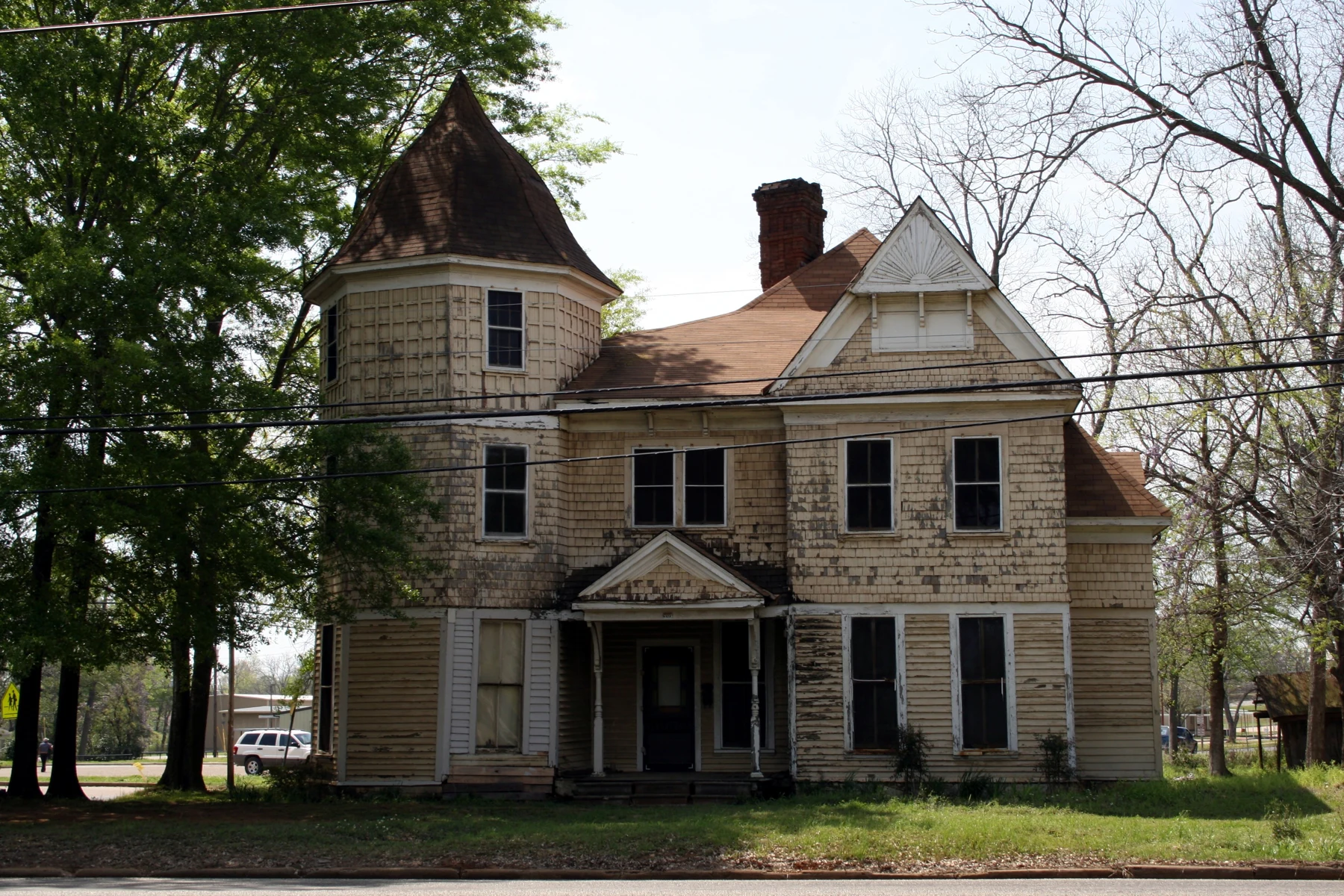 Constructed in the early 1900s in Shingle style/Queen Anne