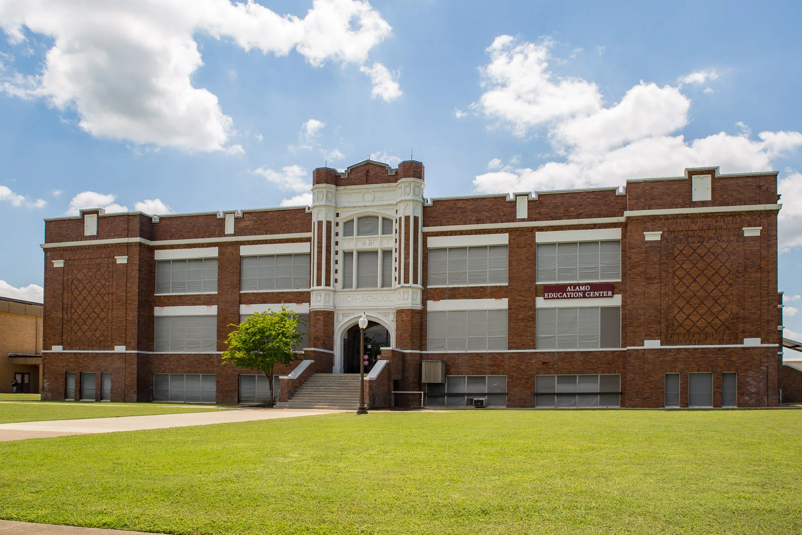Ennis High School is located in Ennis, Texas