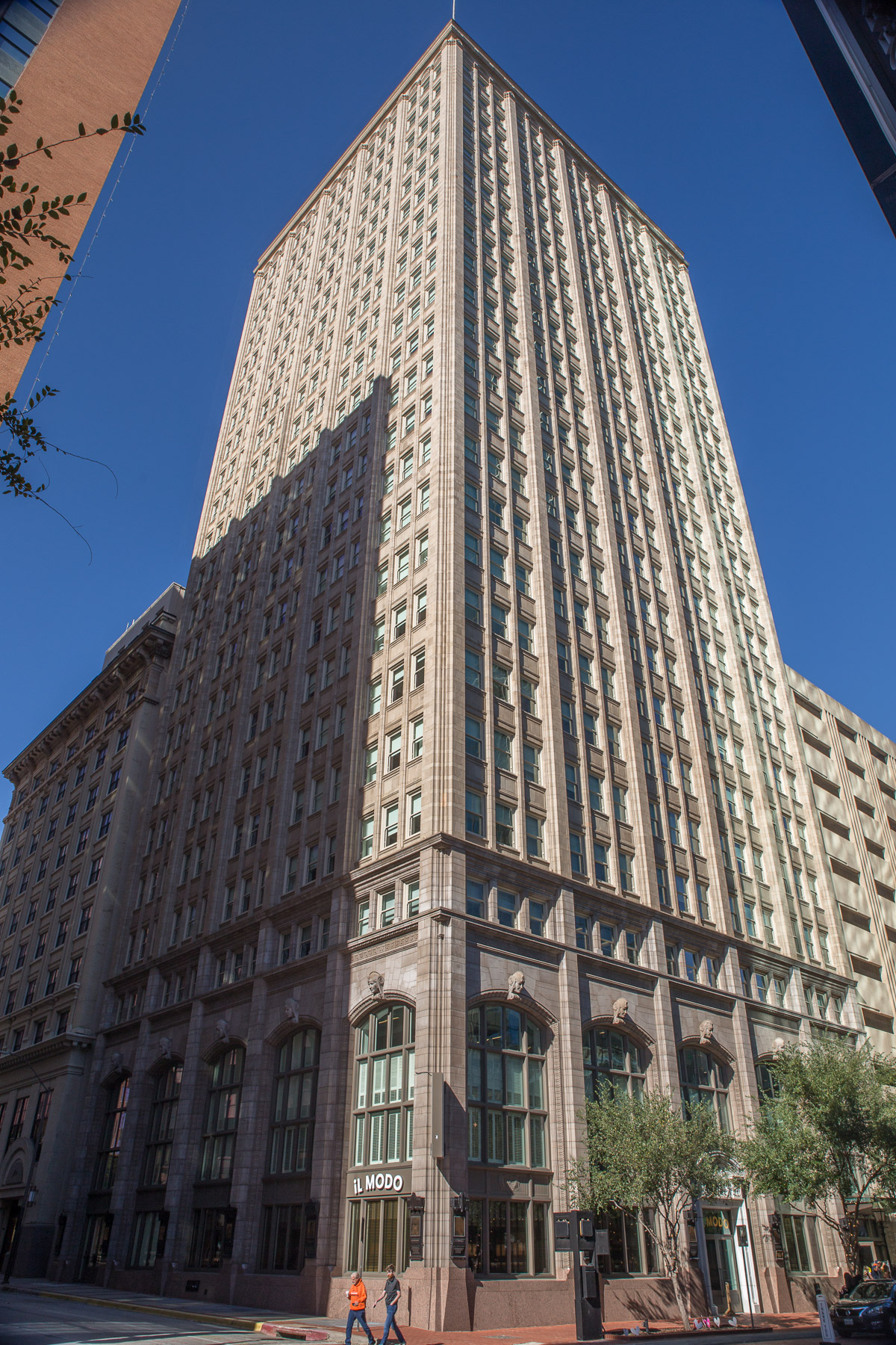 Farmers and Mechanics Bank is located in Fort Worth
