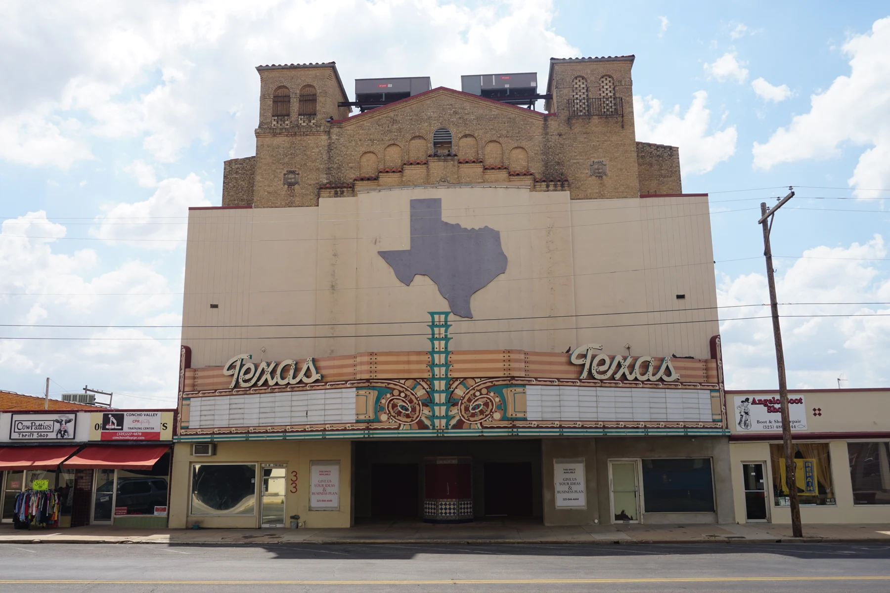 The former Texas Theatre in San Angelo , Texas ( United States ).