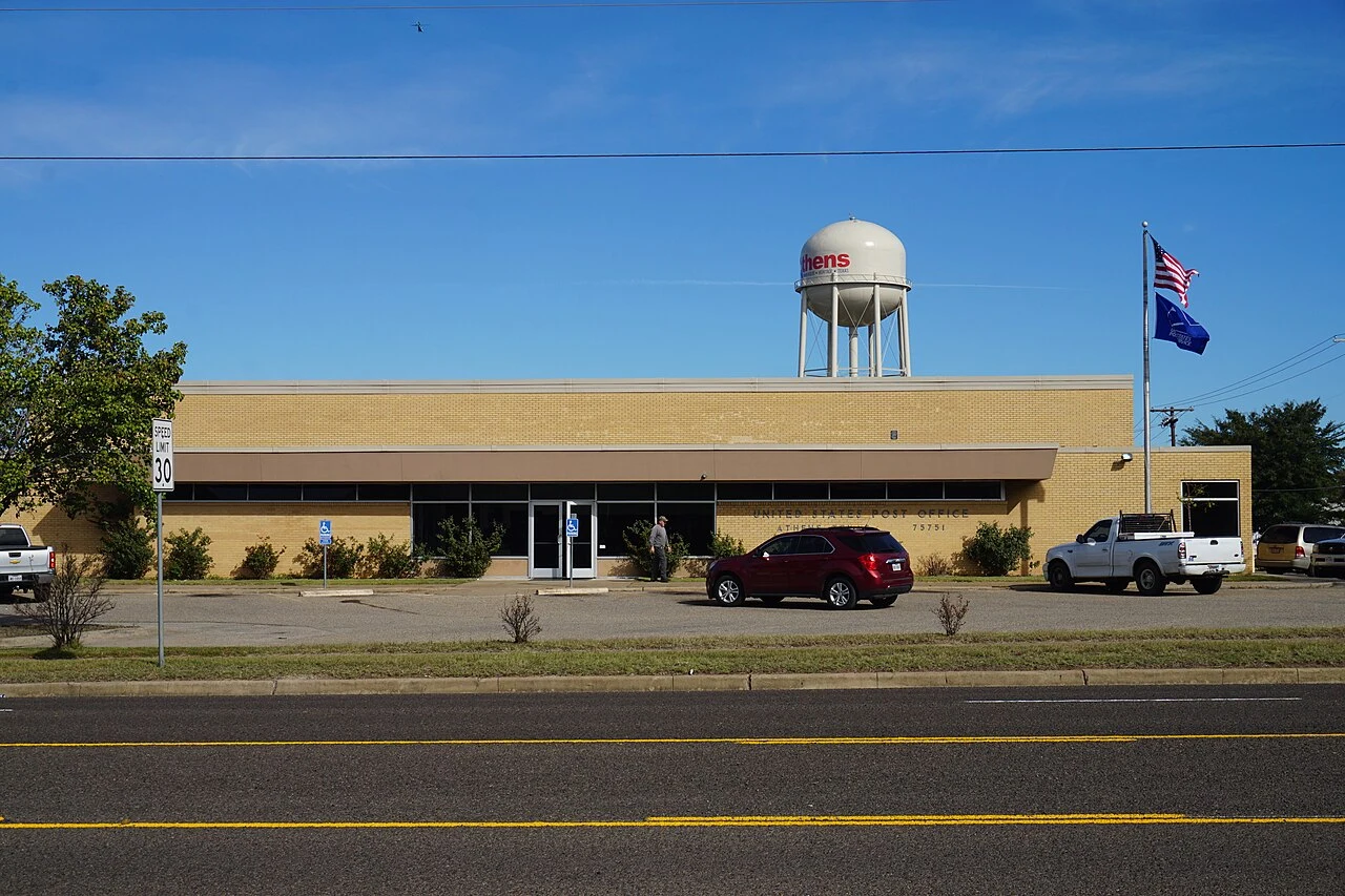 The United States Post Office in Athens , Texas ( United States ).