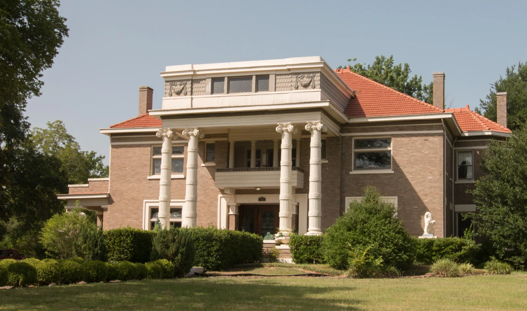 Warren-Crowell House in Terrell, Texas