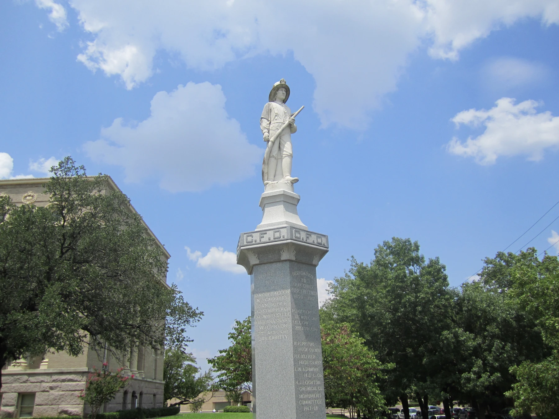 I took photo with Canon camera in Corsicana, TX.
