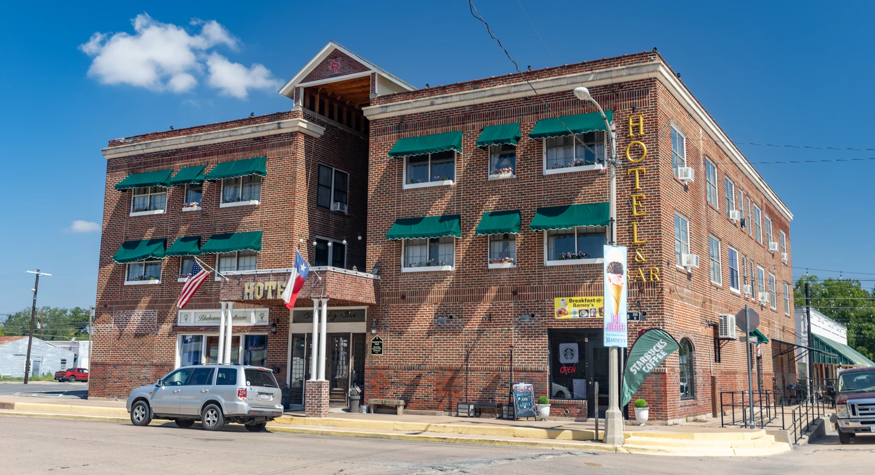 Trucountry Inn was built in 1923