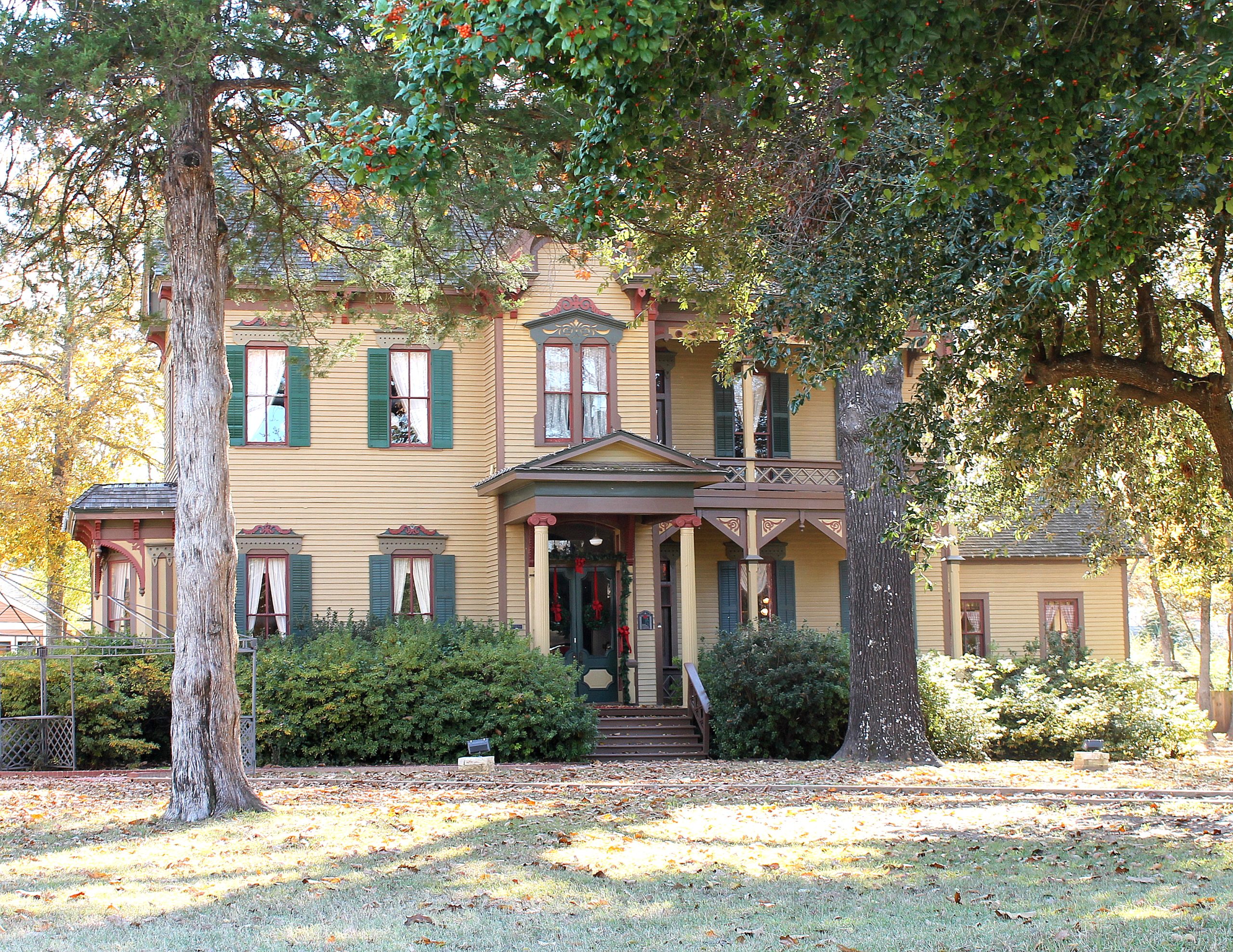 Whitaker-McClendon House in Tyler, Texas