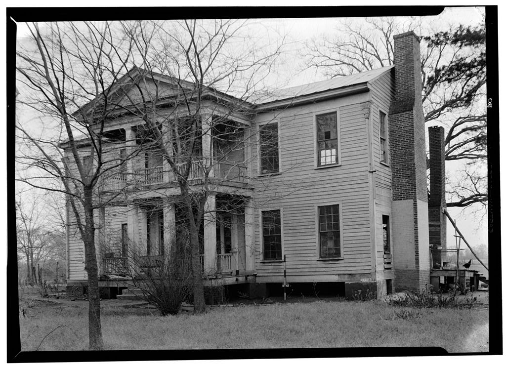 Colonel John Dewberry Plantation House — in Teaselville, Texas. Listed on the national Register of Historic Places. Image: HABS—Historic American Buildings Survey of Texas .