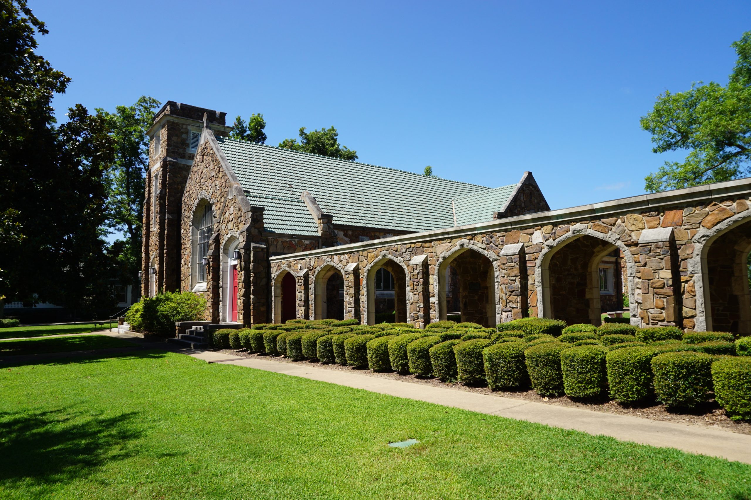 Church of the Holy Cross, Episcopal in Paris , Texas ( United States ).