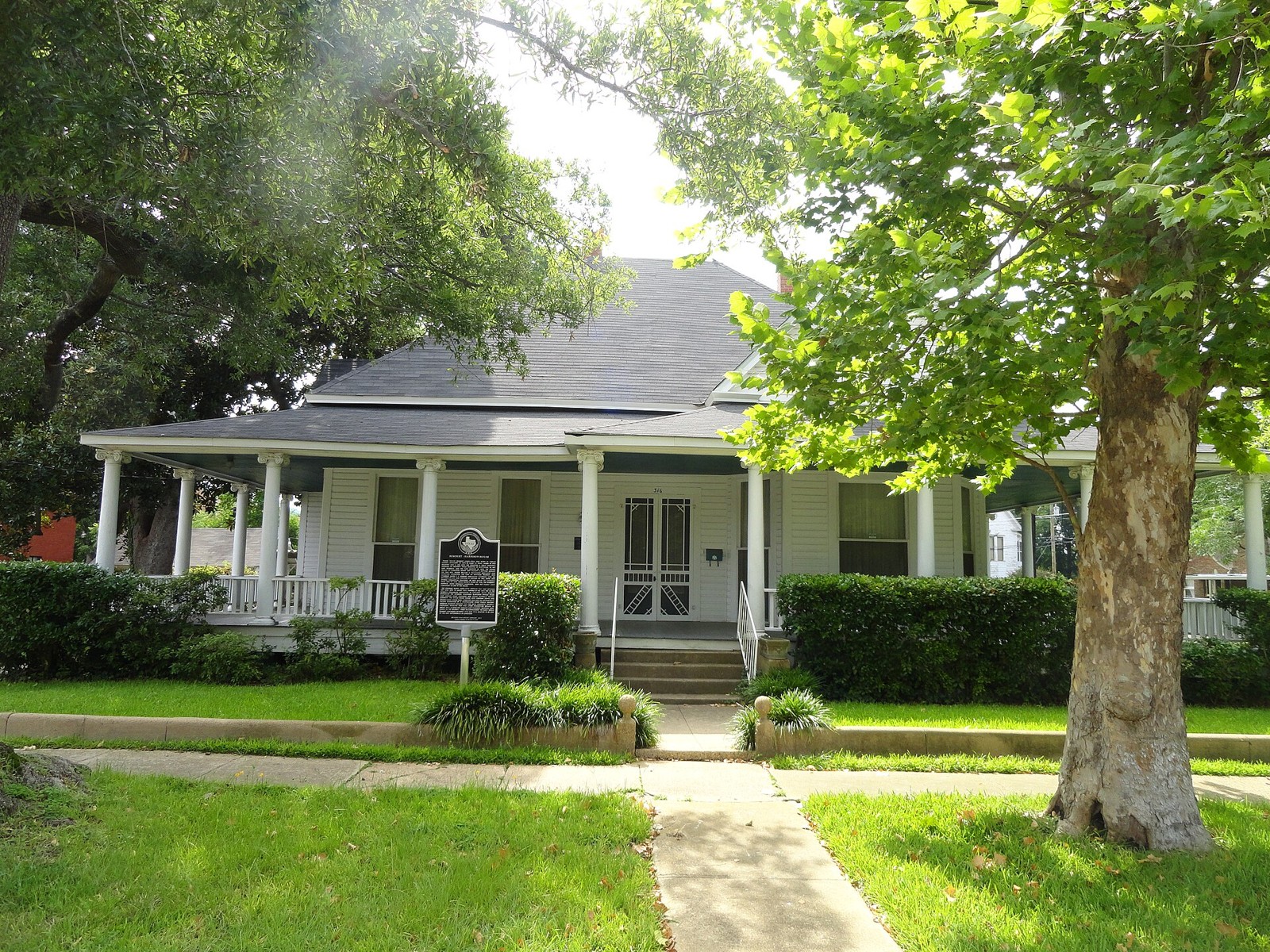 Rembert Harrison House west view — Gregg County, Texas