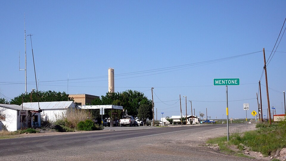 Street scene in Mentone — Loving County, Texas